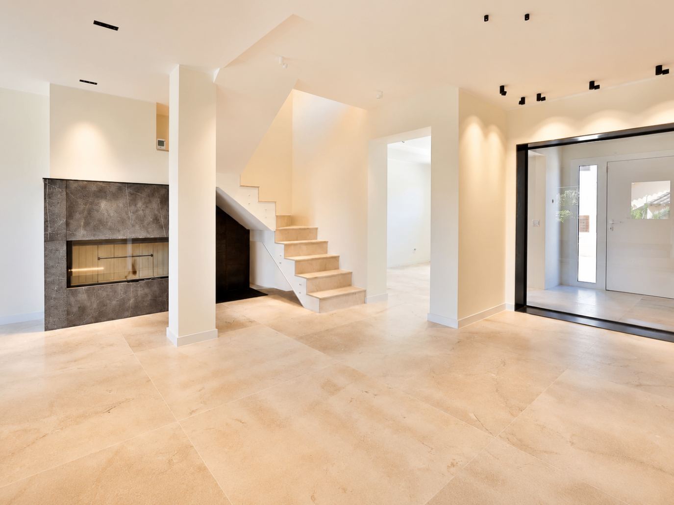 Santa Ponsa Duplex – Wohnbereich mit Kamin